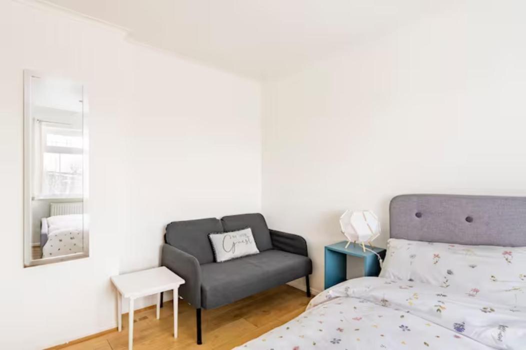 Luton Airport Guest House In Quiet And A Very Pleasant Area, Near London Luton Airport With Free Parking, Wifi, Smart Tv 外观 照片