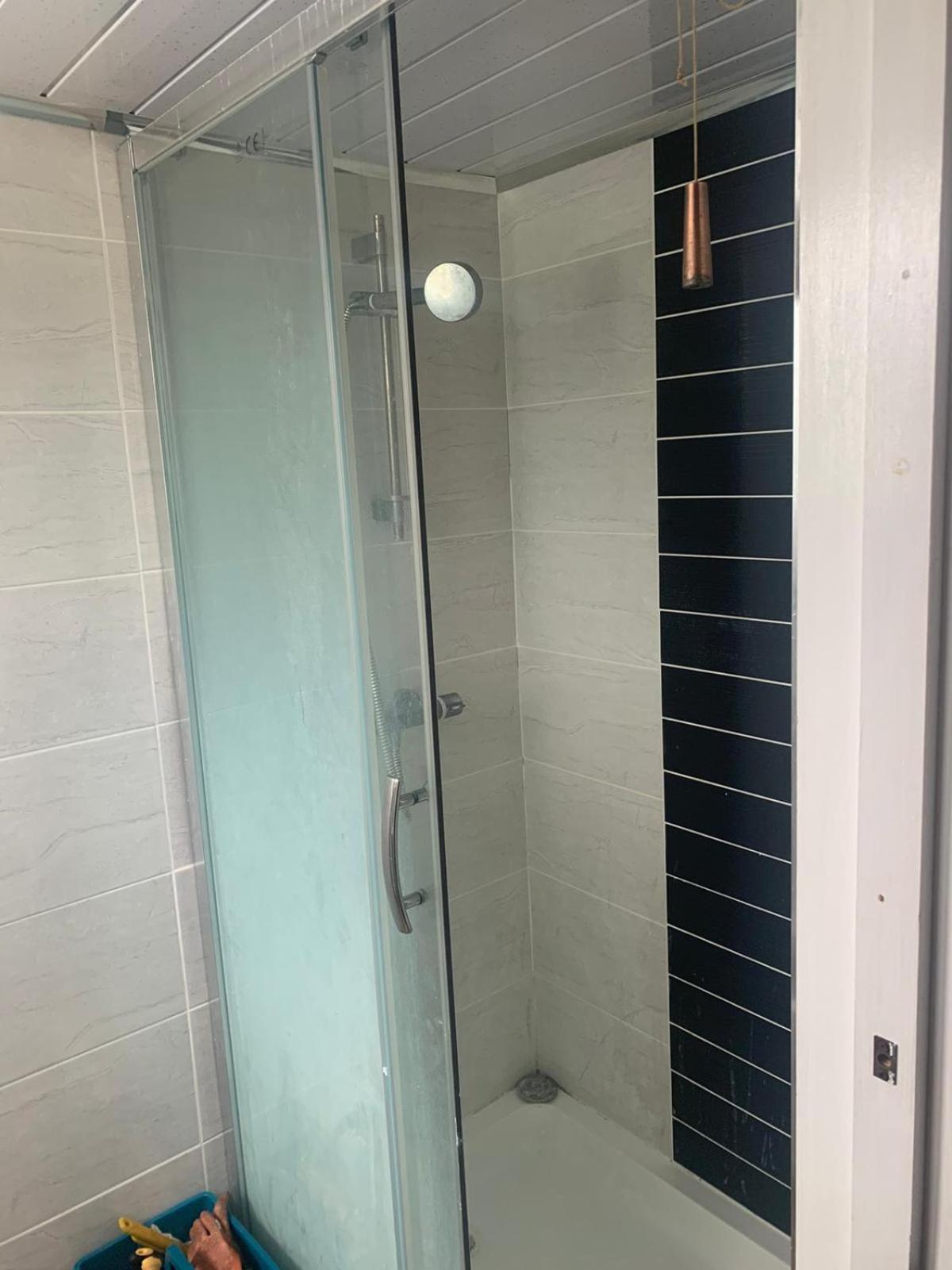 Luton Airport Guest House In Quiet And A Very Pleasant Area, Near London Luton Airport With Free Parking, Wifi, Smart Tv 外观 照片