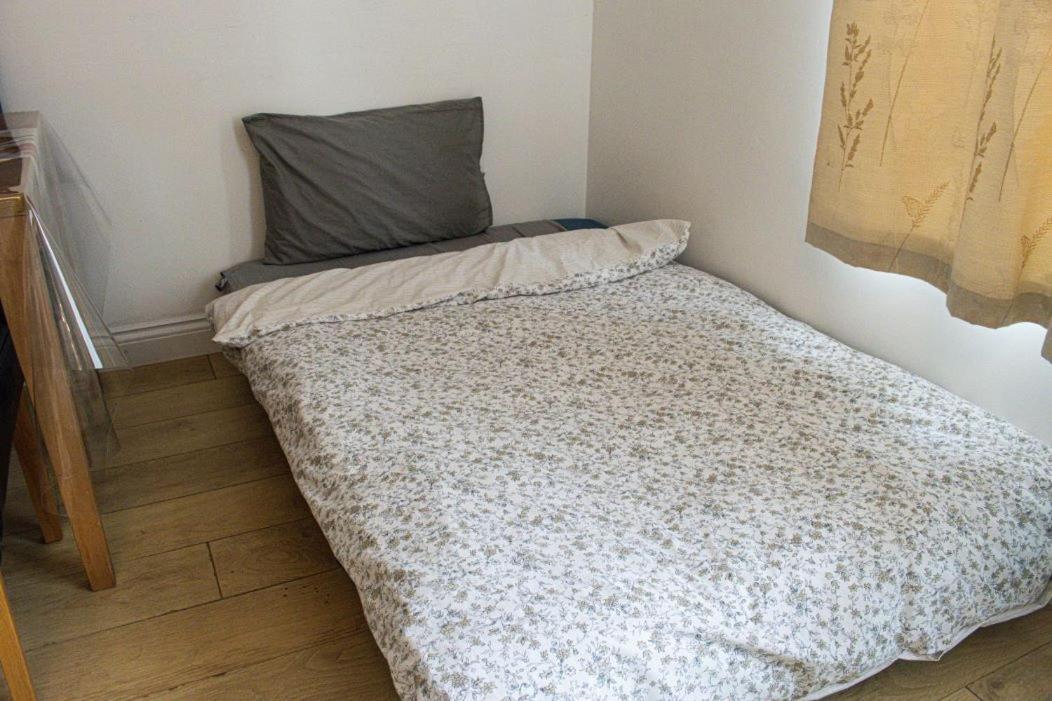 Luton Airport Guest House In Quiet And A Very Pleasant Area, Near London Luton Airport With Free Parking, Wifi, Smart Tv 客房 照片